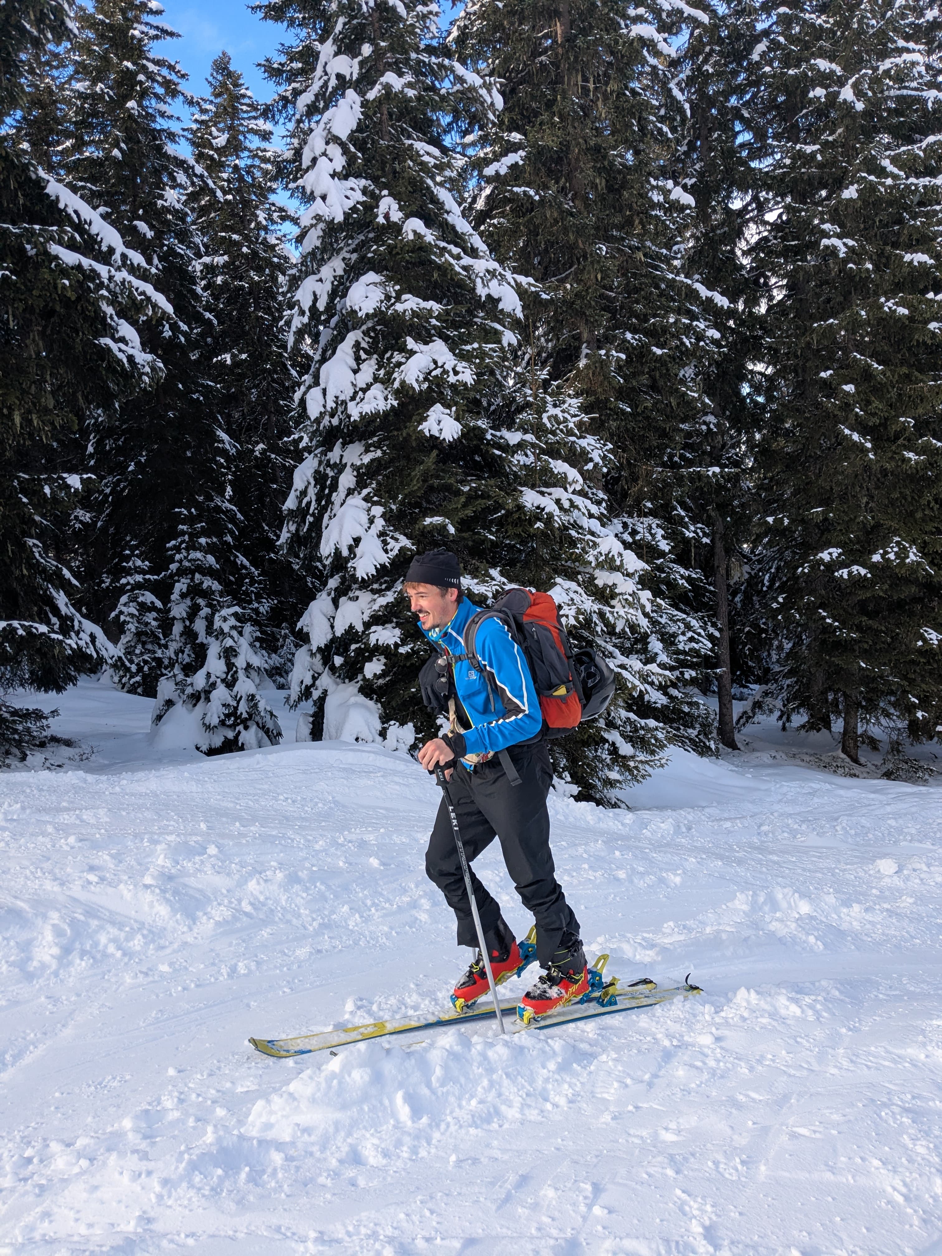 Benedikt beim Skifahren